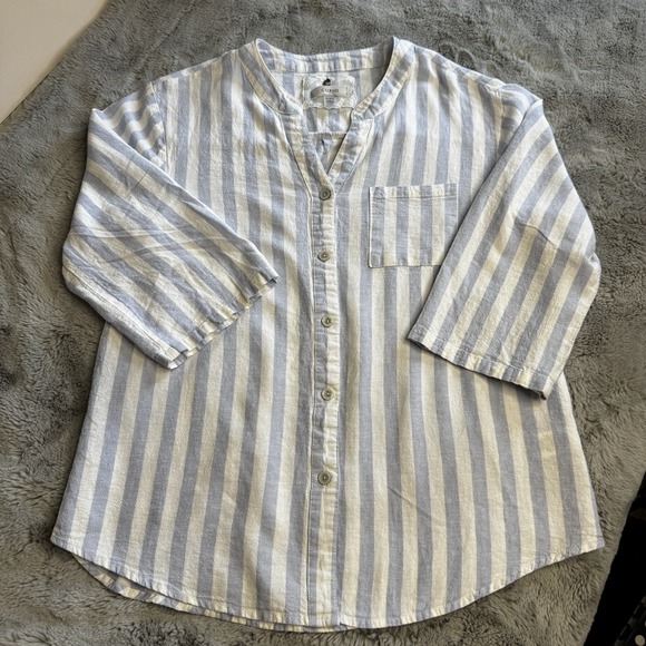 Cupio  Women's Medium Blue Striped V Neck Button Up Front Pocket Linen Blend Top - Picture 16 of 16